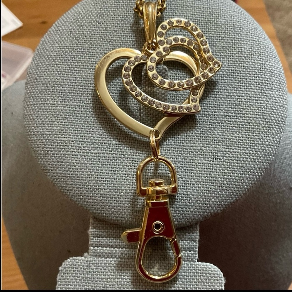 Joan Rivers: vintage 3D ID gold toned lobster claw hook / closure/ clasp chain.